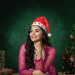 Sreemukhi Instagram - Merry Christmas! ❤️ 2019 was amazing! Friends, Family and especially each one of you! Lots of love! Outfit @rekhas_couture In association with @sowbhagyamatchings Styling @kirthana_sunil Pics @thenewbeginningsphotography Makeup @nookesh.malla