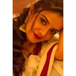 Sreemukhi Instagram - Sometimes when I like it simple!☺️ PC- @chinthuu_klicks Outfit- @rekhas_couture Styling- @kirthana_sunil Make up- @nookesh.malla Earrings- @bandhanemporio #sreemukhi
