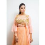 Sreemukhi Instagram - For Zee Mahotsavam! Outfit @rekhas_couture Styling @rekhas_couture PC @chinthuu_klicks Make up @nookesh.malla Hair @srinu_hairstylist Jewellery @bandhanemporio #sreemukhi