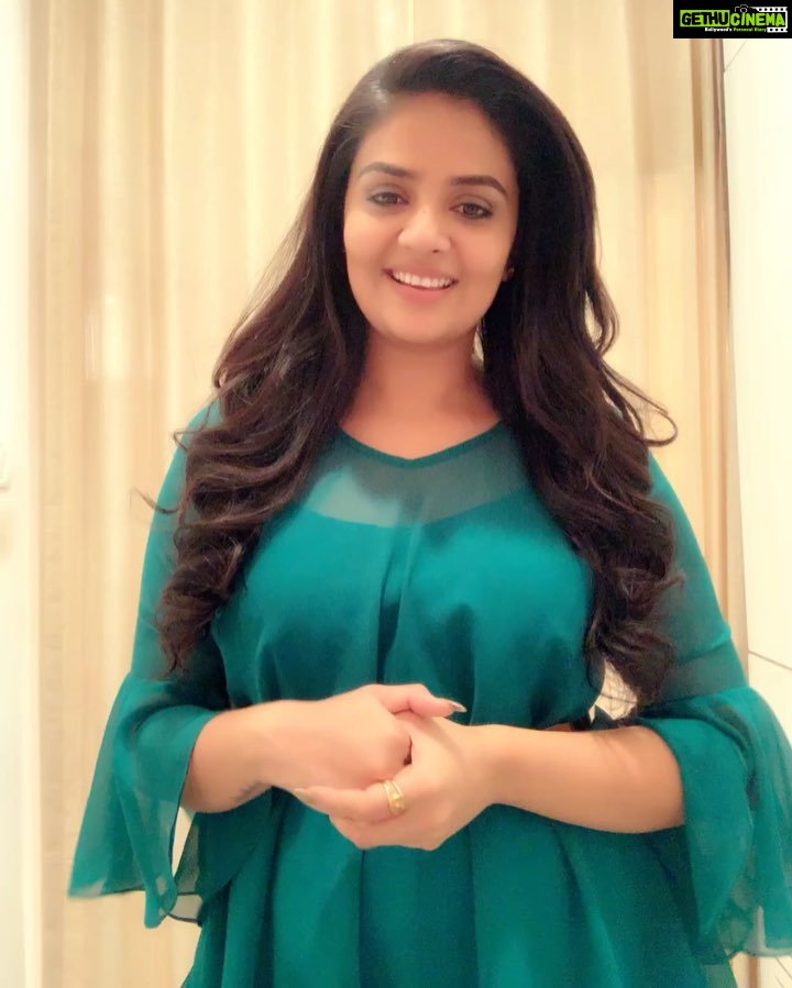 Sreemukhi Instagram - Super excited to be on Wysh app to make your wishes come true. Let’s transform your special day into a super special day. Download the WYSH app from the link below for a personalized video wish from me to you or your loved ones. @getwyshapp @appwysh #Wyshapp #personalizedvideowishes play.google.com/store/apps/details?id=app.wysh