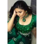 Sreemukhi Instagram - Who all are watching @zee_telugu now!! ☺️❤️ Outfit @rekhas_couture Styling @kirthana_sunil PC @chinthuu_klicks Jewellery @bandhanemporio Make up @nookesh.malla