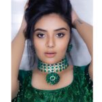 Sreemukhi Instagram - Confidence is all what matters! ☺️ PC @chinthuu_klicks ☺️ Jewellery @bandhanemporio #sreemukhi #photoshoots