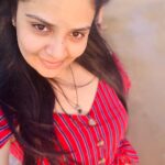 Sreemukhi Instagram - Goa Day 1! ❤️ No make up! No filter! No nonsense! Only serenity! ☺️🏝