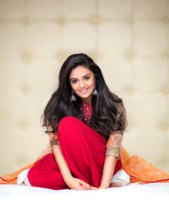 Sreemukhi Instagram - For an opening today at Vijayawada! Outfit @rekhas_couture Styling @kirthana_sunil PC @chinthuu1132 Make up @nookesh.malla Hair @srinu_hairstylist Earrings @artsy_chic_jewelry