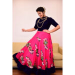 Sreemukhi Instagram - Saregamapa looks ❤️ Outfit by @rekhas_couture @kirthana_sunil Jewellery- @kundhanajewellery