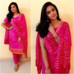 Sreemukhi Instagram – Padatho padathi! Shooting for Pataas!
#pataas #shoottime #padathi ☺️😛