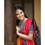 Sreemukhi Instagram - About today! ☺️😄 All thanks to @rekhas_couture and @chinthuu1132 #fullpicssoon #loveit #beingtraditional Annapurna Studios