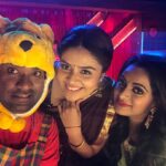 Sreemukhi Instagram - Julakataka tonight! I like this Trio of ours! Don’t forget to tune into Gemini at 9:30 PM 😍☺️ #Julakataka #udayabhanakka #bithirisathi #laughingtime