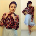 Sreemukhi Instagram – Look of the day for Pataas by @rekhas_couture Kirthana! 😍☺️ #designeroutfitdiaries #pataas #shoottime