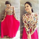 Sreemukhi Instagram – Happies mornings in a beautiful outfit by @rekhas_couture for Pataas! ☺️😍#designeroutfitdiaries #Happiesmornings #beautifulskirt #kalamkaritop