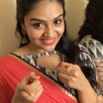 Sreemukhi Instagram - To my 9 Lakh Insta family I love you all!! Proper way to indicate through outfit you see! Haha thanks kirthana! 😍☺️ #Instagram #900k #lovelyfollowers #loveyouall #happy #yay