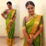 Sreemukhi Instagram – Ugadi Shubhakankshalu! Pataas in this amazingly beautiful pattu cheera by @radhakrishnavastranidhi And I loved it totally! The collection is amazing! 😍☺😄 #Ugadi #designeroutfitdiaries #RadhakrishnaVastranidhi #amazingsarees