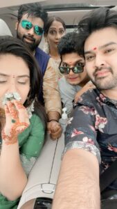 Sreemukhi Instagram - Chichora friends😂
Happy Friendship Day! 🥰❤️😍
@jabardasth_avinash @tamannasimhadri @rjchaitu @sushruth 
#sreemukhi #friends #happyfriendshipday❤️