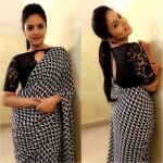 Sreemukhi Instagram - Last night Pataas in this black and white saree by @rekhas_couture Kirthana! 😍☺ #Pataas #SreemukhiGarage #Sarees #blackandwhites #designeroutfitdiaries