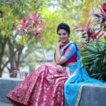 Sreemukhi Instagram - Andarki Sankranthi Shubhakankshalu! Happy Sankranthi! Who all watching Pandem Kollu on ETV?! Outfit by @sonyfashions_sonyreddy PC: @chinthuu1132 #Sankranthi #designeroutfitdiaries #Pongal 😍☺😄