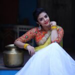 Sreemukhi Instagram – Andarki Bhogi Shubankankshalu! Happy Bhogi everyone! Outfit by @rekhas_couture for Pataas today! PC: @chinthuu1132 Noticed all my best pics are by you Chintu! Thank you! 😍☺ #designeroutfitdiaries #BhogiShubakankshalu #Happybhogi