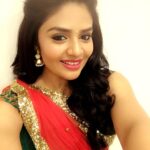 Sreemukhi Instagram – Good afternoon everyone! Shoot selfies! #shoottime #selfietime ☺️😄 Ramoji Film City