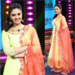 Sreemukhi Instagram - Big Celebrity Challenge kickstarts with us on Zee Telugu tonight! In this cute looking outfit by @sonyfashions_sonyreddy! Tune into Zee in half an hour! #designeroutfitdiaries #BCC #startstonight #Zeetelugu 😍☺️😁