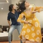 Sreemukhi Instagram - This mass masala number with my darling @pandu_official ❤️🥰 #sreemukhi #pandu #chitapata #mass #reels #reelcheyyufeelavvu