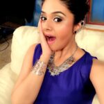 Sreemukhi Instagram - I loved the junk jewellery and the royal blues on me! The Navvula November selfie! #NavvulaNovember #Royalblues #selfie #junkjewellery ☺️😁