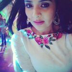 Sreemukhi Instagram – A no expression selfie from the sets! Shooting for SSC Zee! #shoottime #nonstopshootmarathon #octdiaries #SSC ☺️😁