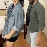 Sreemukhi Instagram - Okay we gave it a quick try! 😍☺️ Not the best coordination though but enjoyed doing it @sekharmaster 😍 #reels #sekharmaster #sreemukhi #vaadavaadapaiya #tamilswag #reelpannungafeelpannunga #reelcheyyufeelavvu #reelitfeelit