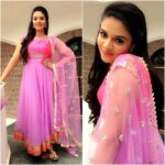 Sreemukhi Instagram - Pataas tonight in this lovely Anarkali by @sonyfashions_sonyreddy #designeroutfitdiaries #Pataas #anarkali ☺️😁