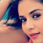 Sreemukhi Instagram - Good morning all! Here is a fav pic of mine clicked by Chintu in which there is no much bling but only me me and me! Thanks Chintu! #photoshoot #Vijayawada #random #closeup #goodmorning #loveit 😍☺️😁