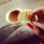 Sreemukhi Instagram - It's been ages I have had this tea and biscuit! Roadside midnight tea&biscuit! Ma ma Mia! Way back to HYD! #tea #biscuit #roadside #latenight #yummy #traveldiaries ☺️😁