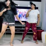 Sreemukhi Instagram – Okayyyyy!!! ☺️😍😂 Chinna @rollrida This raw version is totally dedicated to you! @kirthana_sunil For the number of takes you took! Hats off! 😛😂
#rollrida #sreemukhi #kirthanasunil #chinna #mightdeletelater