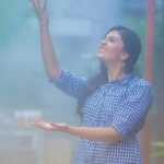 Sreemukhi Instagram - Another candid working still from Thank You Mithrama! Loved the place! United kitchens it is in Hyd! Foggy!! #ThankYouMithrama #workingstill #foggy #unitedkitchens #lovelyplace 😍☺️😁