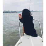 Sriti Jha Instagram - Kisi ranjish ko hawa do...