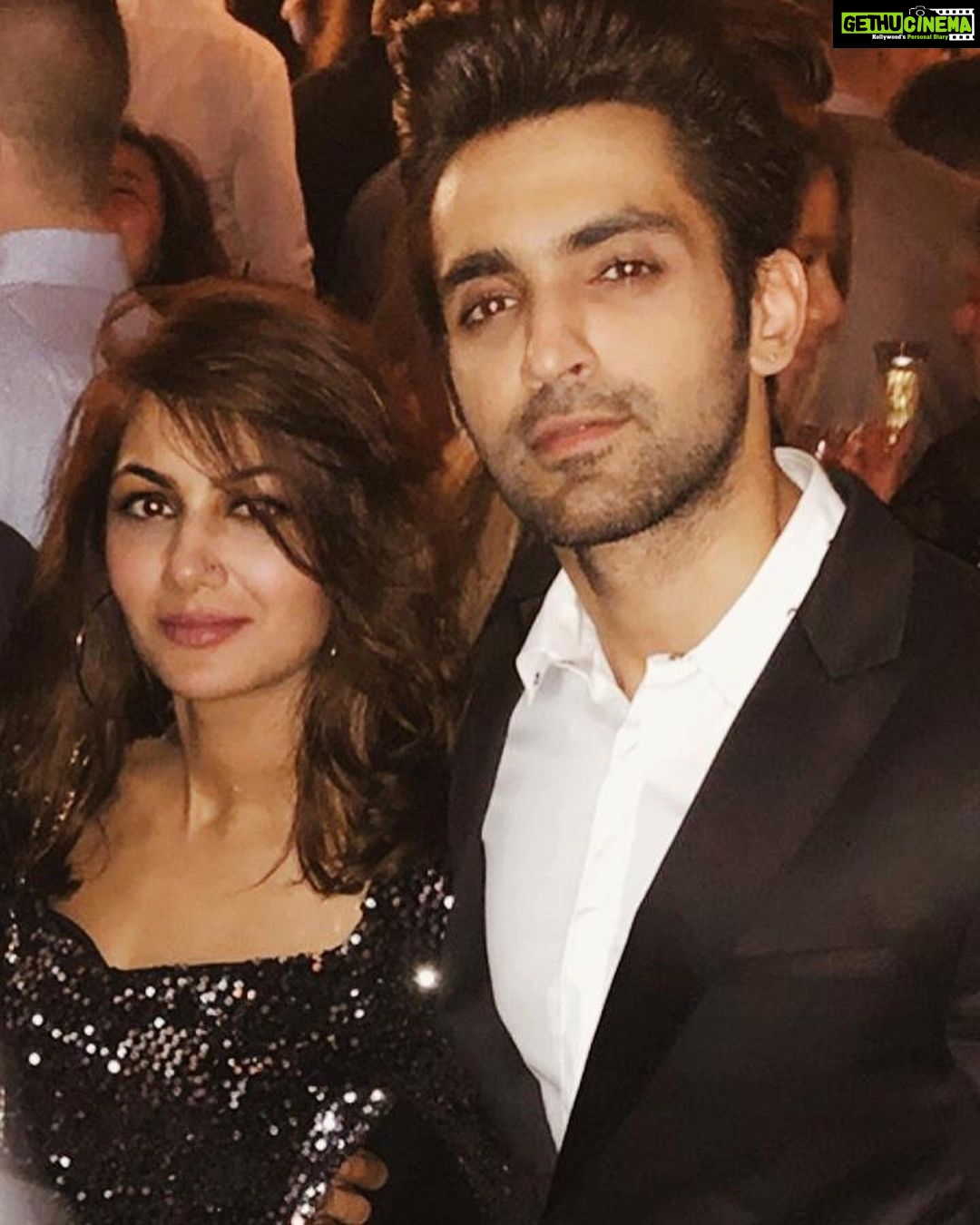 Sriti Jha - 144.6K Likes - Most Liked Instagram Photos