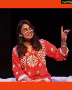 Sriti Jha Instagram - #throwback to performing with @tamboostaan :))