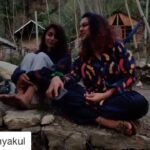 Sriti Jha Instagram - Himmat bohot hai hum dono me... gaur kijiyega #Repost @saumyakul with @get_repost ・・・ 'आज कहेंगे दिल का फ़साना जान भी ले ले चाहे ज़माना' Spending time with @itisriti has calmed me, charmed me and has given me the opportunity to spend some undisturbed moments in complete harmony with myself and everything around. Oh God I cannot have you go back :( Camera credits - @manan.khurana #Jibhi #JibhiValley #Himachalgram @mapleouthomes #HimachalTourism #TravelTheWorld #GirlTraveler #GirlsWhoTravel #InstaHimachal #SritiJha #Poet #Actor #FavouritePerson #SangEMeel #Himachal #HimachalTravel
