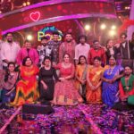 Suja Varunee Instagram - ❤️🥰 This whole day was a lot of fun, emotional, energetic and unforgettable 🙏 ❤️ Great to meet all these lovely people on one stage and don’t forget to watch this lovely program “ENGA veetu Boss” in Vijaytv and Hotstar this coming Sunday 3pm 🙏❤️ @vijaytelevision #vijaytv #vijaytvshow #awesomeshow