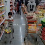 Suja Varunee Instagram - 🛒Amma&Son shopping goals🛒 ❤️🛍️Now that the little one has got his own little trolley, he is very busy with what he wants 🤣❤️ #momandsongoals #momlife #momgoals #momsonlove #shoppingtime #goals #shoppinggoals