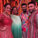 Suja Varunee Instagram – ❤️🥰 This whole day was a lot of fun, emotional, energetic and unforgettable 🙏 

❤️ Great to meet all these lovely people on one stage and don’t forget to watch this lovely program “ENGA veetu Boss” in Vijaytv and Hotstar this coming Sunday 3pm 🙏❤️

@vijaytelevision #vijaytv #vijaytvshow #awesomeshow