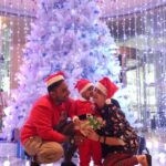 Suja Varunee Instagram – ❄️☃️🎄 It’s beginning to look a lot like Christmas 🎄☃️❄️ 

🎄 Family Christmas with my Santa @shivakumarr20 and little Santa🎅 🤶 

#christmastree #christmas #familychristmas #bestseason Hilton Chennai