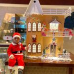 Suja Varunee Instagram - ❄️☃️🎄 It’s beginning to look a lot like Christmas 🎄☃️❄️ 🎄 Family Christmas with my Santa @shivakumarr20 and little Santa🎅 🤶 #christmastree #christmas #familychristmas #bestseason Hilton Chennai