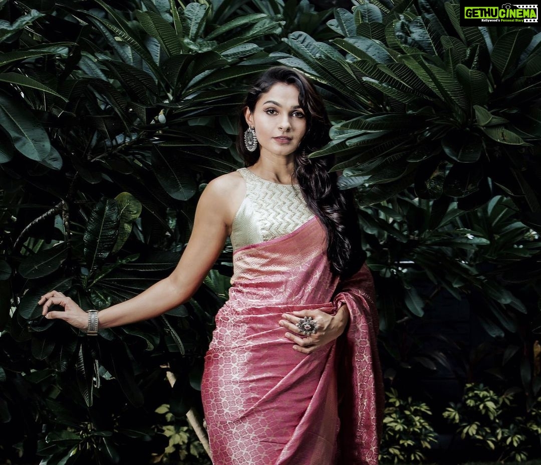 Sunder Ramu Instagram - @therealandreajeremiah MUH @prakatwork @motwanikiara Styling @amritha.ram Saree @kasturikundal Jewelry @sangeetaboochra PR @fashionsignatureofficial Location @synckofficial