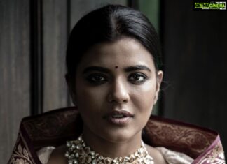 Sunder Ramu Instagram - @aishwaryarajessh @warpnweftbysagrikarai styling @amritha.ram Photography @soondah_wamu Makeup @prakatwork hairstyle @motwanikiara jewellery @amrapalijewels @amethystchennai @synckofficial