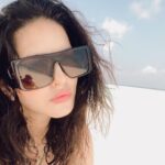Sunny Leone Instagram - Sun-kissed 🌤️😍 . . . #SunnyLeone #vacationmode