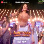 Sunny Leone Instagram – Calling all the aunties in the house!! Let’s set the dance floor on 🔥 cause #AuntiyaanDanceKarengi OUT NOW!! 
Watch the full song on @ZeeMusicCompany YT channel!
.
.