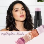 Sunny Leone Instagram - Create the prettiest shimmery flush. Comes in 4 different shades so you can play around to find your perfect match. Shop online on www.starstruckbysl.com . . #SunnyLeone #crueltyfree #makeup #cosmetic #starstruckbysl India