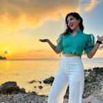 Sunny Leone Instagram – Sunsets like these 😍
.
.
Outfit: @vistasbyvani
styled by @hitendrakapopara 
Assisted by @sameerkatariya92 
Intern @tanyakalraaa Mumbai, Maharashtra