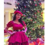 Surabhi Instagram - Merry Christmas everyone🎄❤️🤗 Wishing you all Joy, Happiness Love & Light 🌟 #christmas #christmascheer