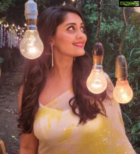 Surabhi Instagram - Wishing you all a very Happy & Blissful Diwali!!!🪔 #happydiwali