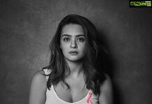 Surveen Chawla Instagram - 1 in 28 Indian women will be diagnosed with Breast Cancer. The numbers tell one story, but people tell another, and around the world , unite in hope with the common goal to end the disease. It’s #TimeToEndBreastCancer.The Estée Lauder Companies in partnership with renowned photographer @rohanshrestha has created an emotional and impactful #WhiteTSeries to inspire a digital wave of awareness and fundraising - to create a Breast Cancer free world. ⁣⁠⠀ Join us in our mission by uploading a photo of a pink-themed look with the hashtags #TimeToEndBreastCancer #BCCIndia2019 and tagging @esteelaudercompanies. For every public post/story on Instagram with the hashtags in October 2019, The Estee Lauder Companies will donate Rs. 10 on your behalf to fund breast cancer awareness initiatives, research, education, and medical support.