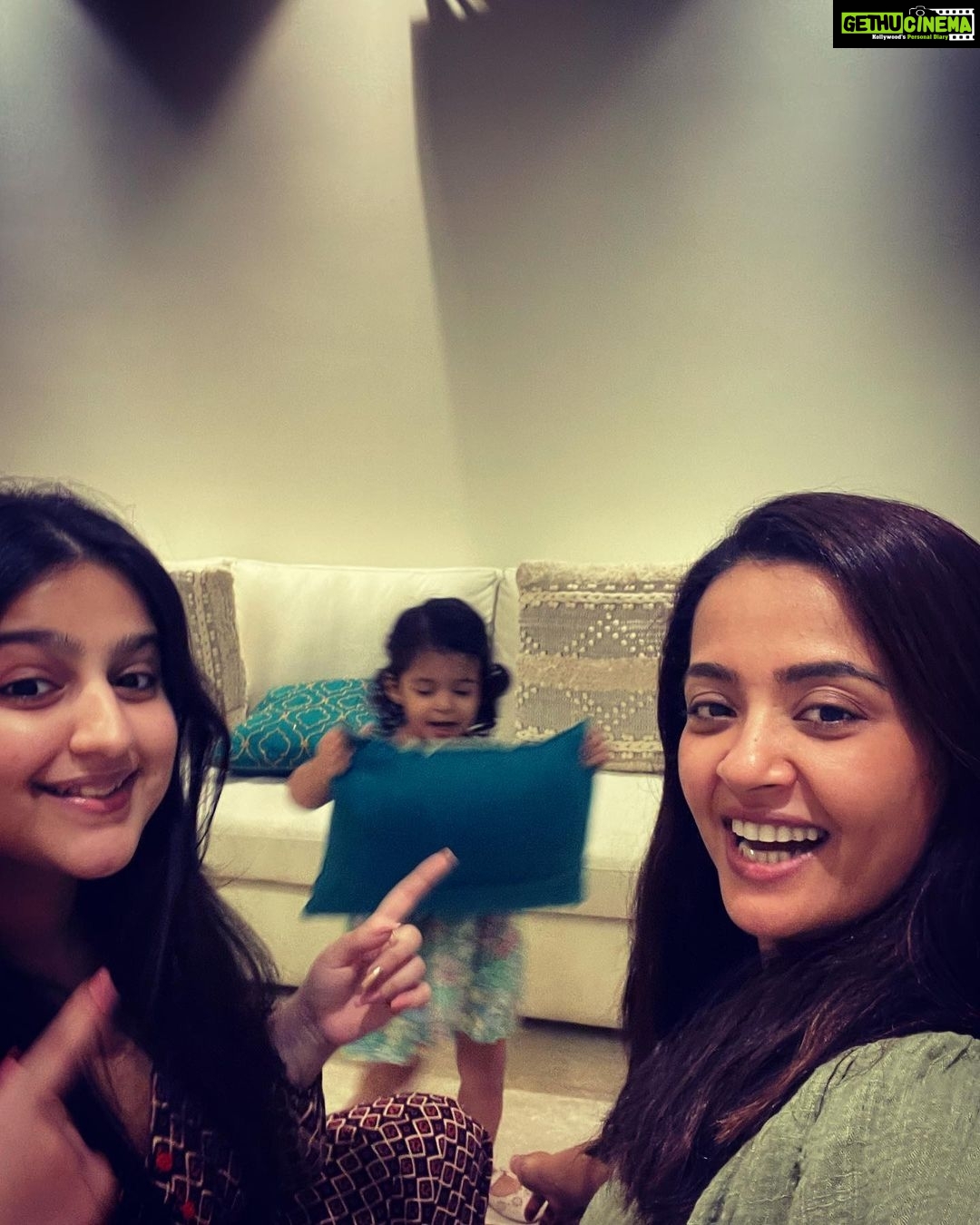 Surveen Chawla Instagram - Ya right!! U were exactly this young, this chhotu when u came into my life Muski 💕… My baby then, now and forever.. as u embark upon this new journey of adulthood, I wish from the bottom of my heart that u always keep this baby, this child and this “Drama queen” inside u alive… No matter what tune this world sways to, u keep ur tune, rhythm and beat authentic and true to urself. To this beautiful girl - inside and out! All ❤️ and no nonsense!! That’s a rare combination for someone as young as you!! Happy 18 my Leo twin baby!! Keep roaring and soaring 💖😘 @muskaannpunjabi